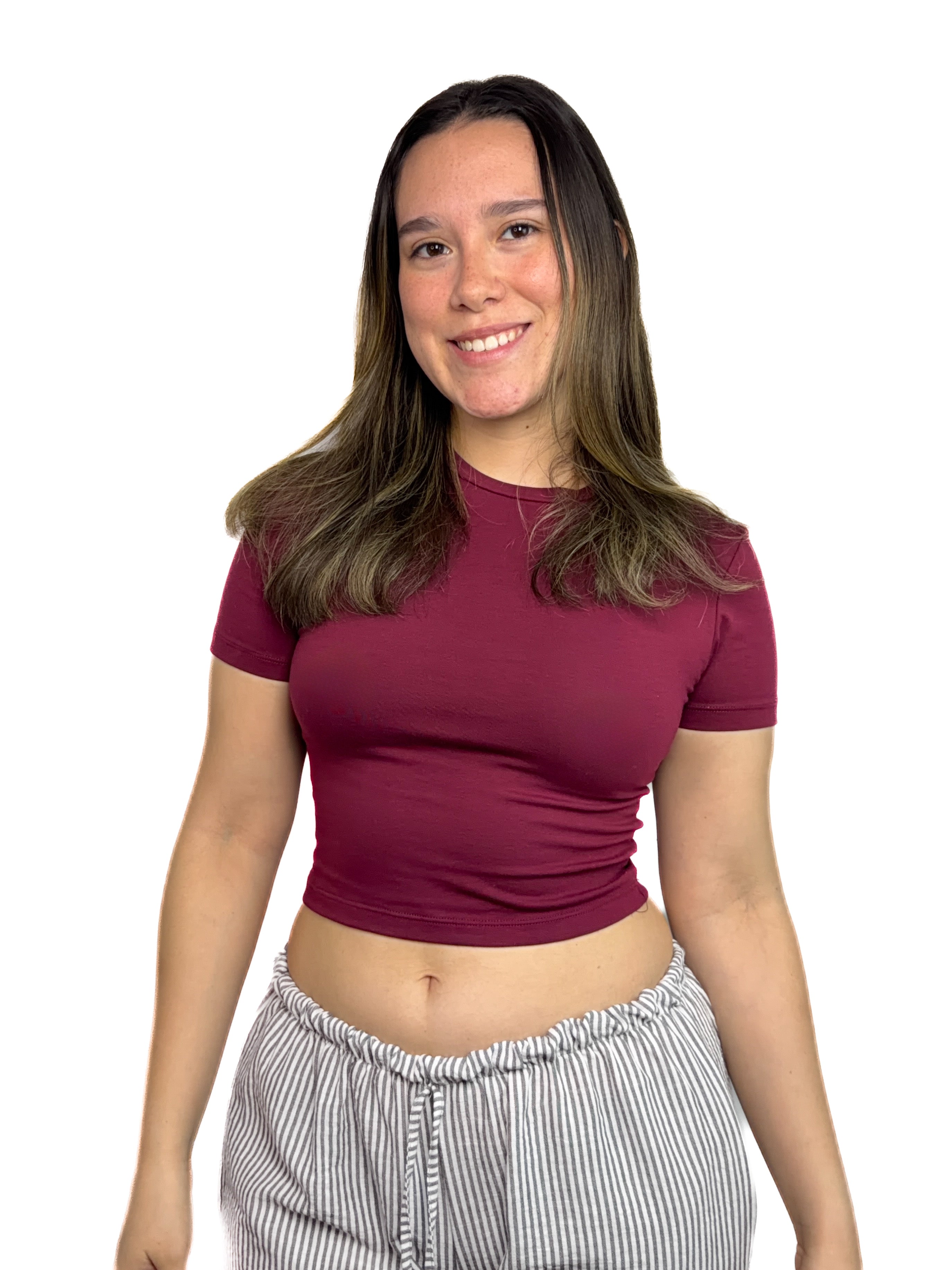 Baby tee de algodón licrado con manga corta para mujer color borgoña - Confeccionada en tejido suave y elástico que se adapta cómodamente al cuerpo All fit
