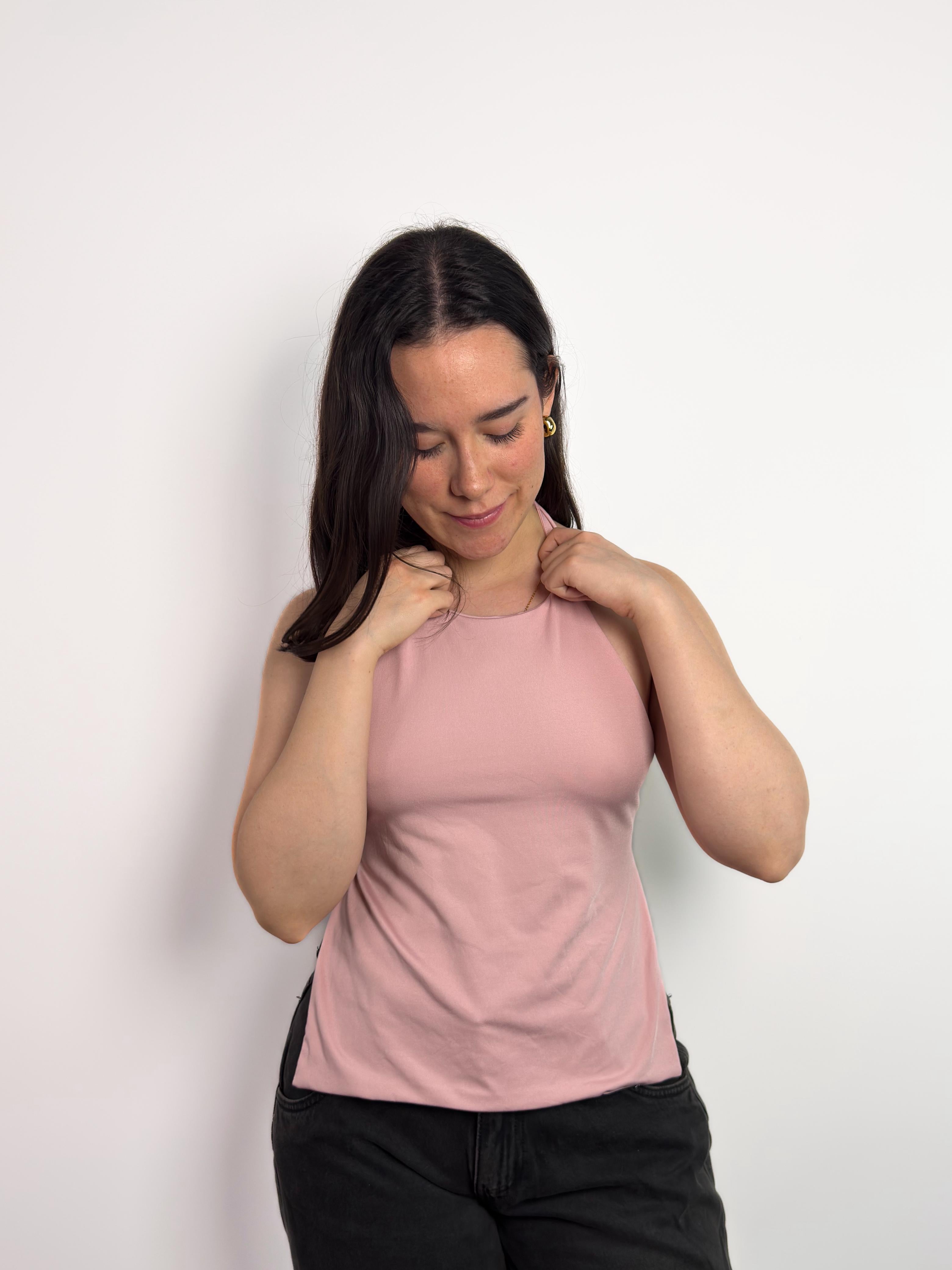 Top halter para mujer color rosa pastel de suplex – cuello regulable y diseño con espalda descubierta