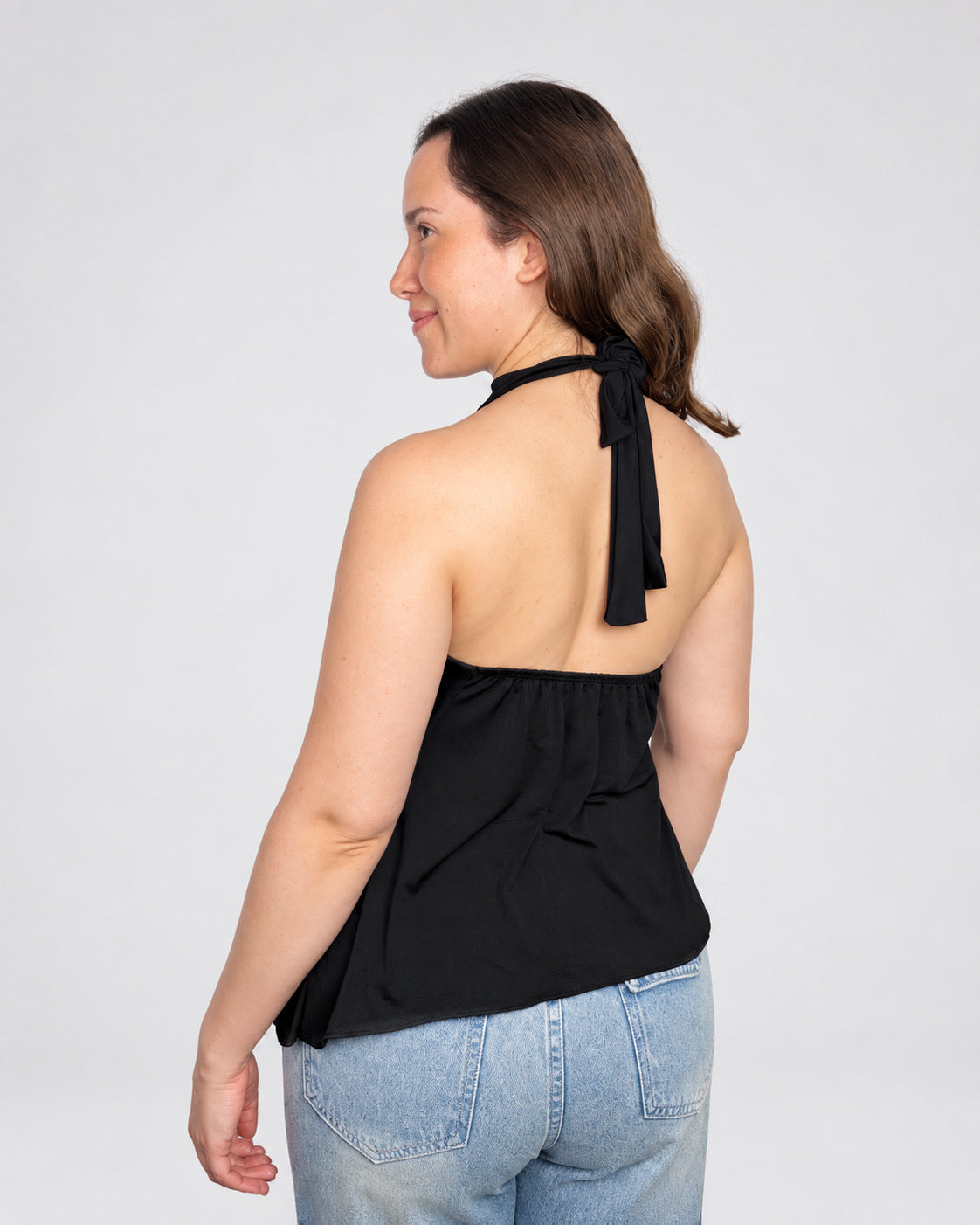 Top halter para mujer de suplex stretch color negro– espalda descubierta y tiras para amarrar en el cuello All Fit