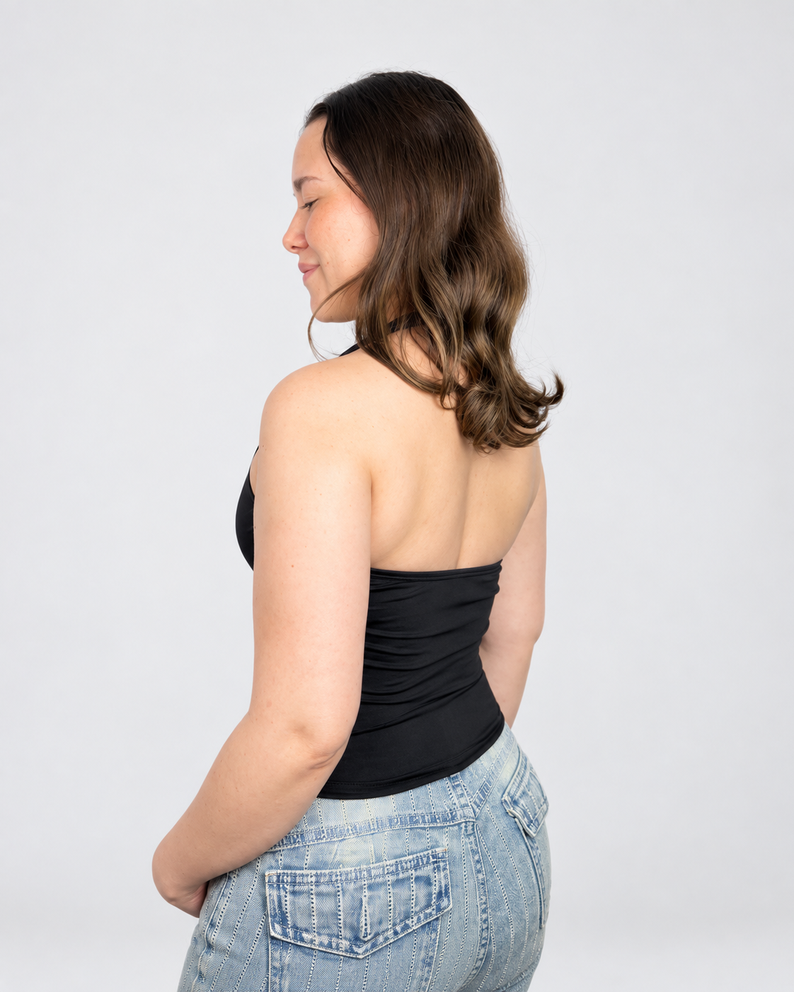 Top halter para mujer de suplex stretch color negro – espalda descubierta y fit al cuerpo All Fit