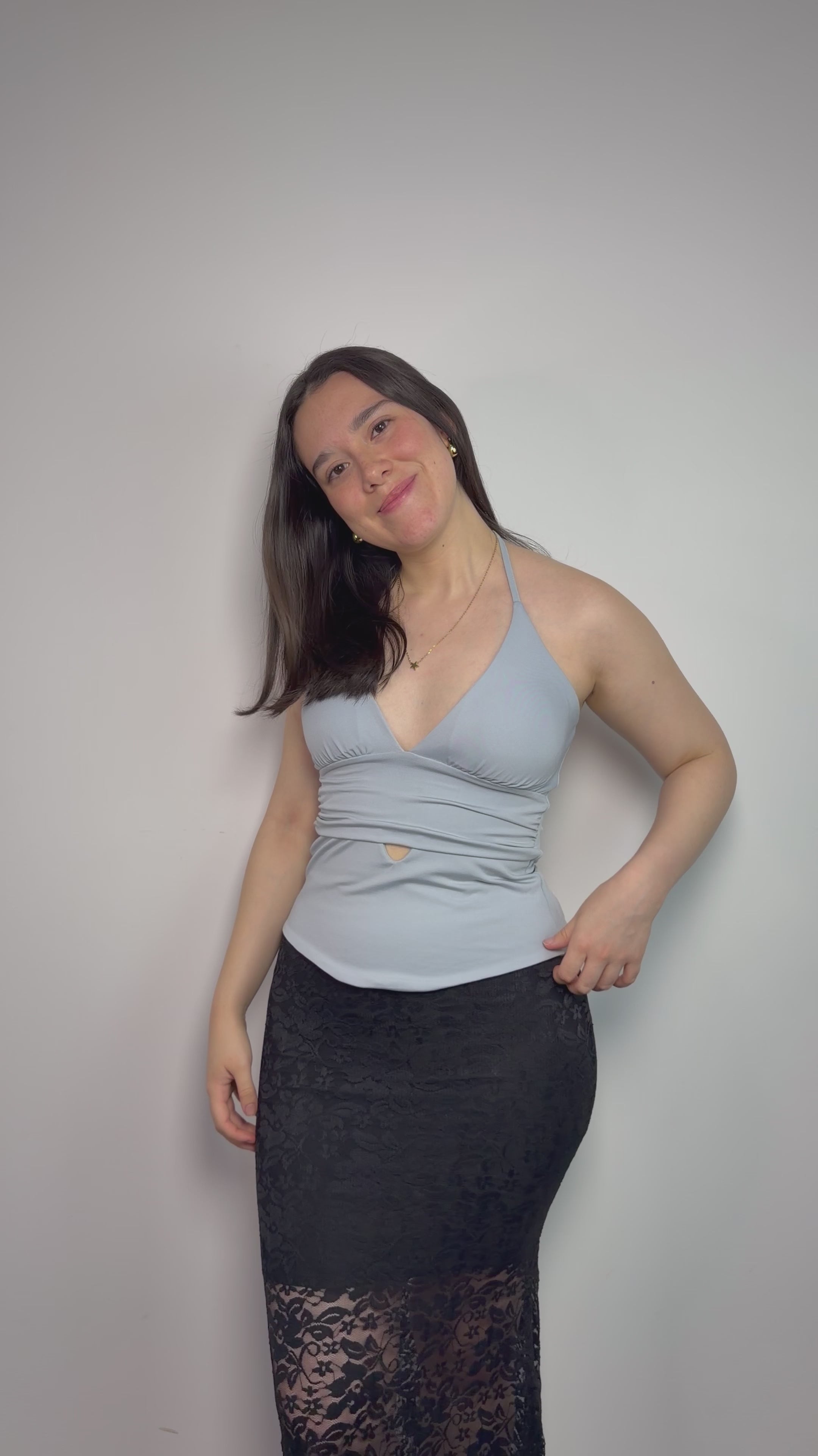 Falda midi negro para mujer Lace Skirt con diseño de encaje floral – parte superior forrada para mayor cobertura y bajo semi-transparente que aporta movimiento y elegancia All Fit